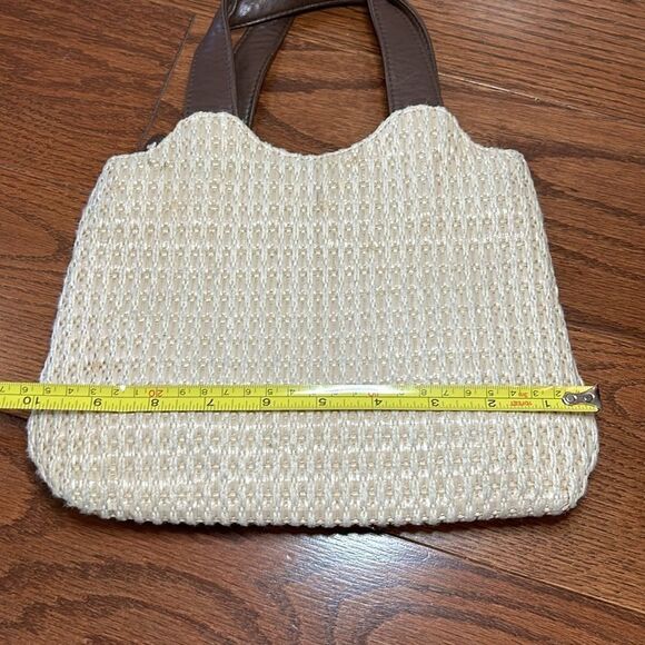 Sonoma small woven straw bag with leather handle and zipper closure - Picture 11 of 11